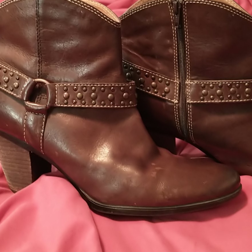 Sofft booties - Picture 3 of 4